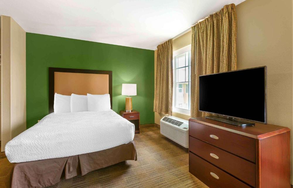 Deluxe Double Studio - Disability Access/Non-Smoking interior